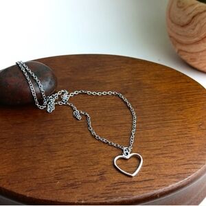 NWT Adorable Stainless Steel Silver Small Hollow Heart Charm Necklace!